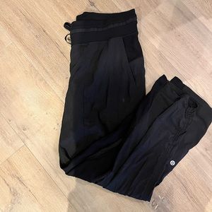 LIKE NEW - Lululemon joggers
